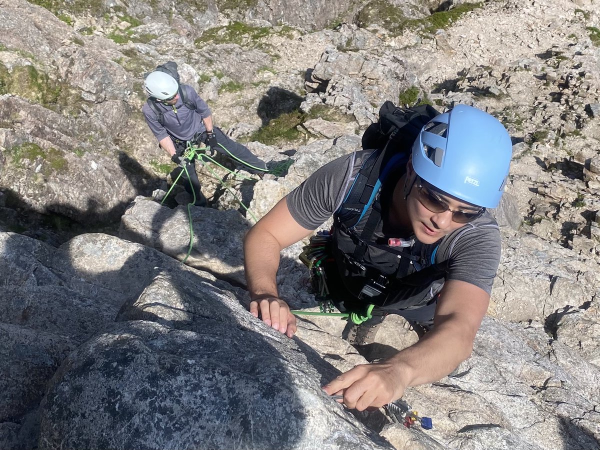 MaxHuntercouk's tweet image. The 7th and final day of Tim’s mega mountaineering &amp;amp; climbing course took Tim, Craig McKay, and I to Buachaille Etive Mor and Curved Ridge. The plan was for Craig to lead the beginning and the end, and for Tim to lead the middle. @the_AMI