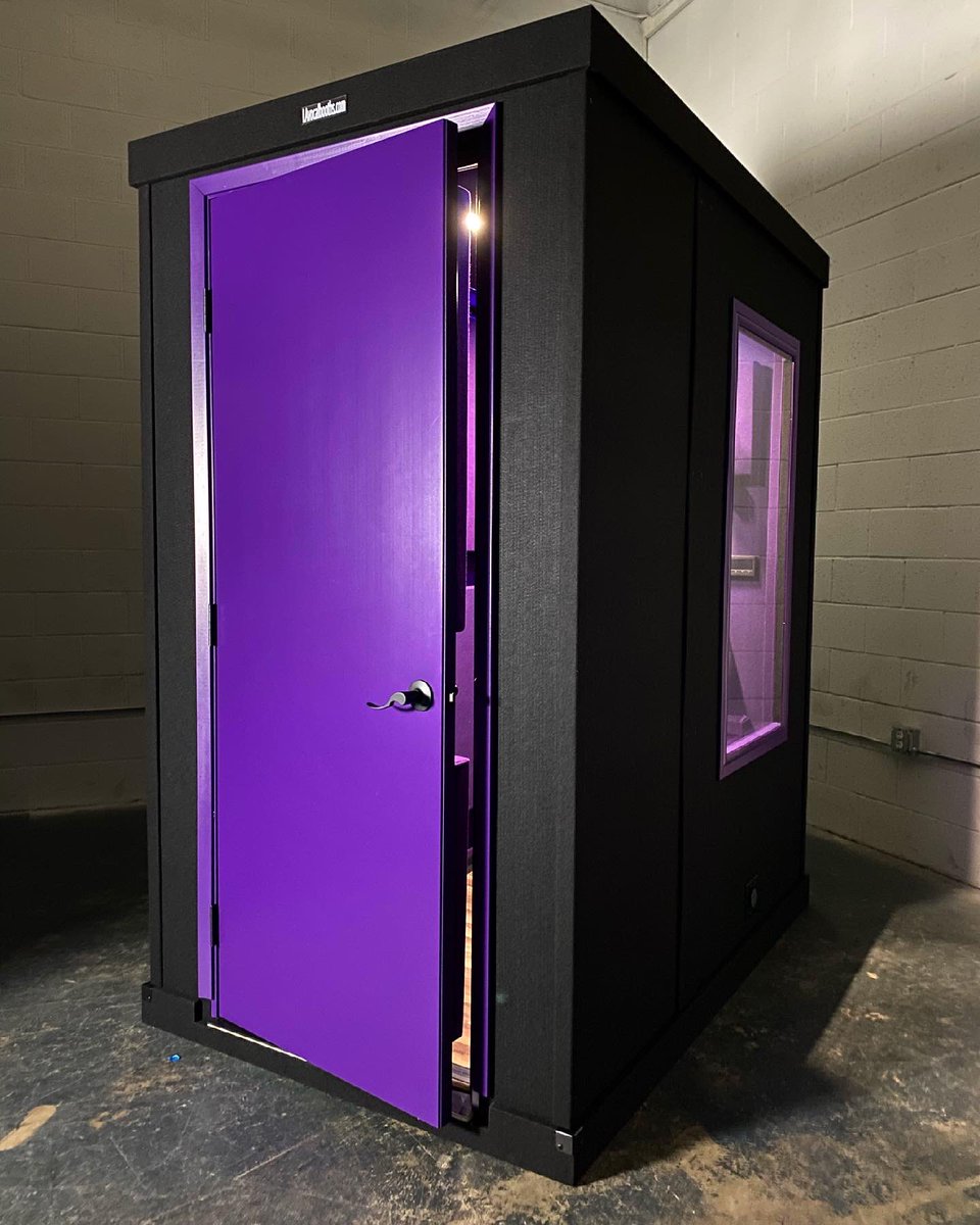 LAvocalbooths's tweet photo. Nobody makes custom booths like we do. 😈💯 Who else loves purple?!
•
•
•
•
#LAvocalbooth #vocalbooth #recordingbooth #recordingsession #studiolife #recordingstudio #voiceover #musicstudio #homestudio #studiotime #studiosession #vocalist #singer #recordingartist #musicartist https://t.co/Qt4pL19ugv