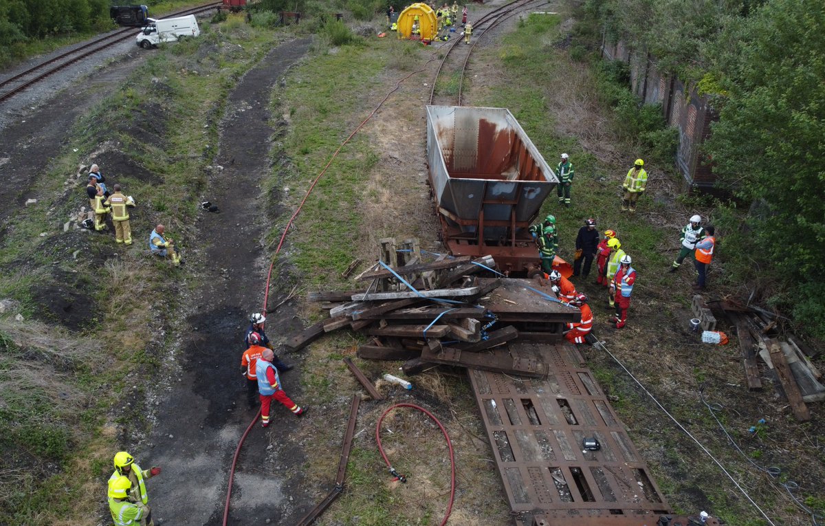 South Wales Fire and Rescue Service tweet media