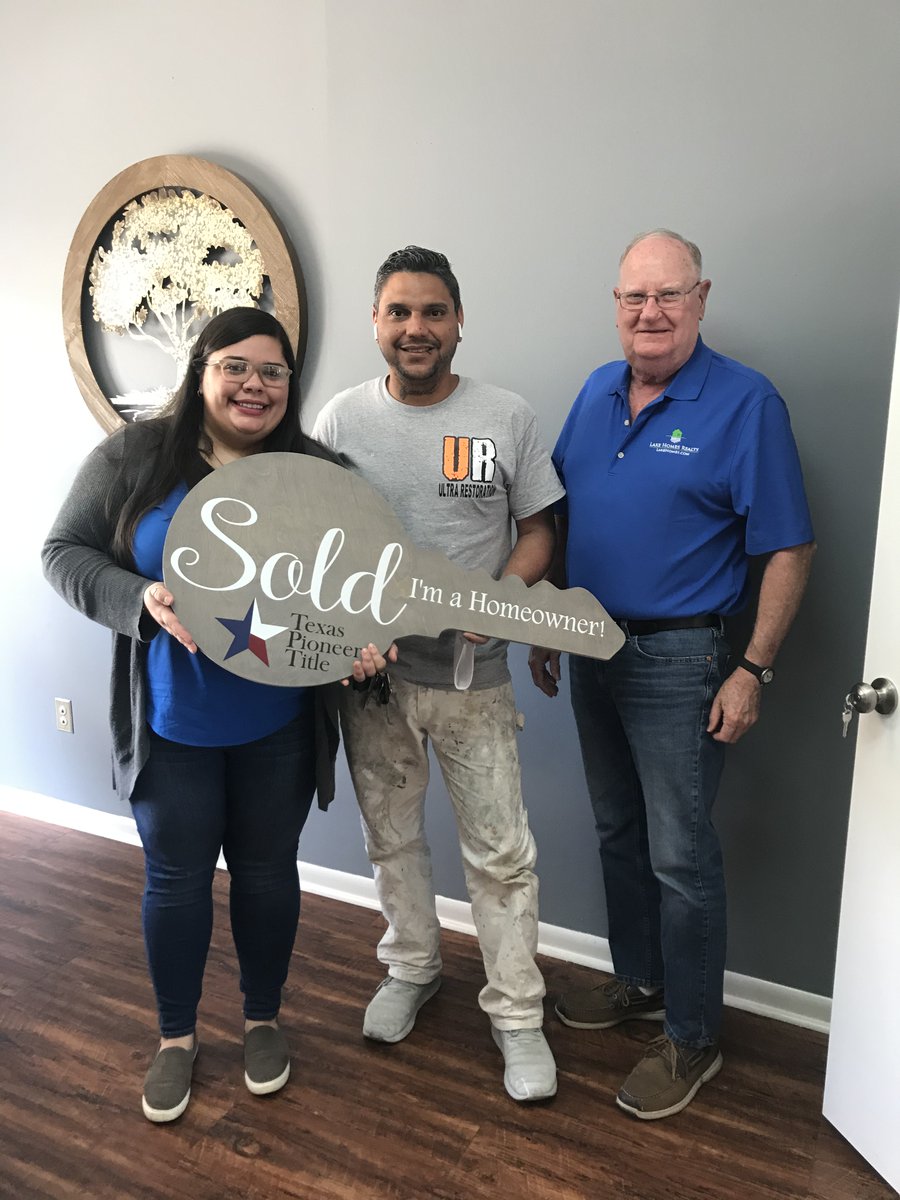 jerrymoorealtor's tweet photo. It brings me the utmost joy to help people find their new homes! 😁
#laketyler #lakehomesrealty #lakeliving #lakehome #lakehouse #lakepalestine #lakerealestate #texaslakes #lakerealtor #lakelife #lakeproperty #lakebellwood #texas #lifeonthelake #laketylertexas #atthelake https://t.co/Ou51O0eL4A
