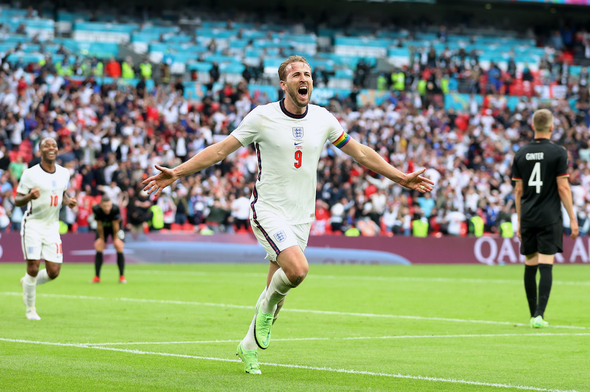 サッカーキング 試合結果 イングランドが25年前のリベンジ スターリング ケイン弾でドイツ撃破し8強入り T Co Vyxcvo8lcr 編集部より イングランドはeuro1996の準決勝でpk戦の末にドイツに敗戦 サウスゲート監督は当時 サッカーキング 試合結果 イングランドが25年前のリベンジ スターリング ケイン弾でドイツ撃破し8強入り T Co Vyxcvo8lcr 編集部より イングランドはeuro1996の準決勝でpk戦の末にドイツに敗戦 サウスゲート監督は当時