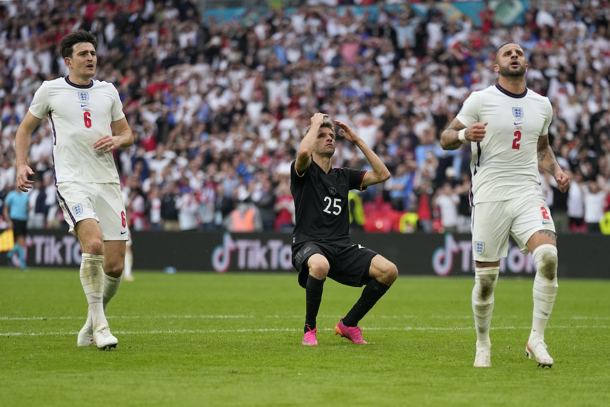 サッカーキング 試合結果 イングランドが25年前のリベンジ スターリング ケイン弾でドイツ撃破し8強入り T Co Vyxcvo8lcr 編集部より イングランドはeuro1996の準決勝でpk戦の末にドイツに敗戦 サウスゲート監督は当時 サッカーキング 試合結果 イングランドが25年前のリベンジ スターリング ケイン弾でドイツ撃破し8強入り T Co Vyxcvo8lcr 編集部より イングランドはeuro1996の準決勝でpk戦の末にドイツに敗戦 サウスゲート監督は当時