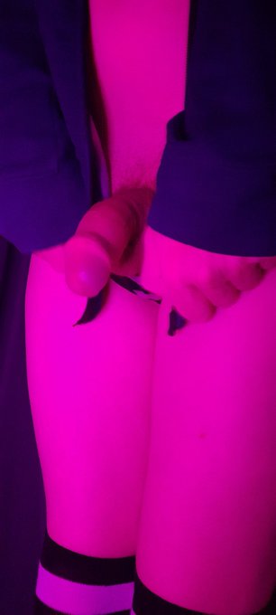 Would like to say thank you for 200 of you cutie ??? https://t.co/lfxZFfLeNs