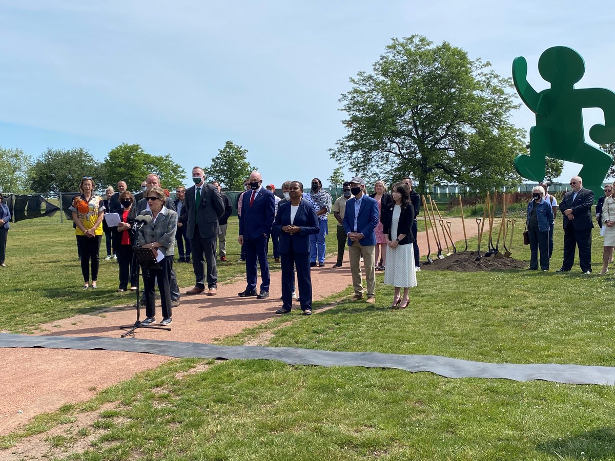 Jan Schakowsky tweet media