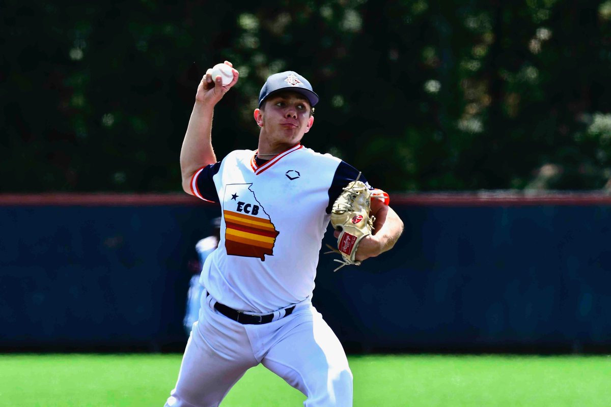 Big congrats to incoming signees <a href="/_nickdemarco/">Nick DeMarco</a> and <a href="/RadekBirkholz/">Radek Birkholz</a> for being named Gatorade Players of the Year!

#GoIrish