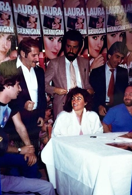 laurabranigan's tweet photo. #OnThisDay June 29, 1983, Laura was happily promoting her new album, BRANIGAN 2, while enjoying time with her fans at Sam Goody's music store in Manhattan, NYC. ~ Kathy Golik, Legacy Manager
#LauraBranigan #Branigan2 #Solitaire #AtlanticRecords #RhinoRecords #SamGoodys #NYC https://t.co/vsmSh1Mk7t