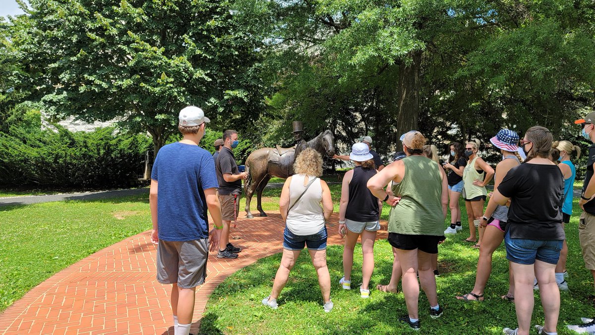 potomactoursllc's tweet photo. Our @SToursofAmerica group visited @LincolnsCottage on the grounds of the Armed Forces Retirement Home in #DC. #potomactours #8thgradetrip #seetheusa #studenttours #studenttravel https://t.co/jYTjKmccOE