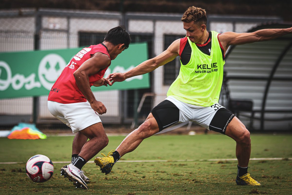 'No limites tus retos, reta tus límites' #PretemporadaLDA ⚽️🦁