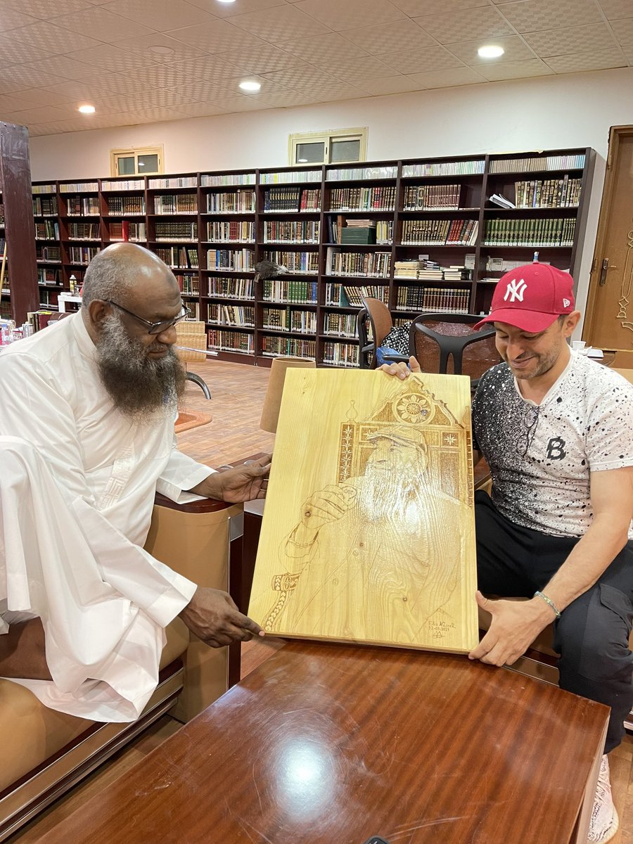 لوحة مُهداة للشيخ عادل الكلباني محفورة يدويا على لوح خشبي اصيل … يستاهل وقليل في حقه