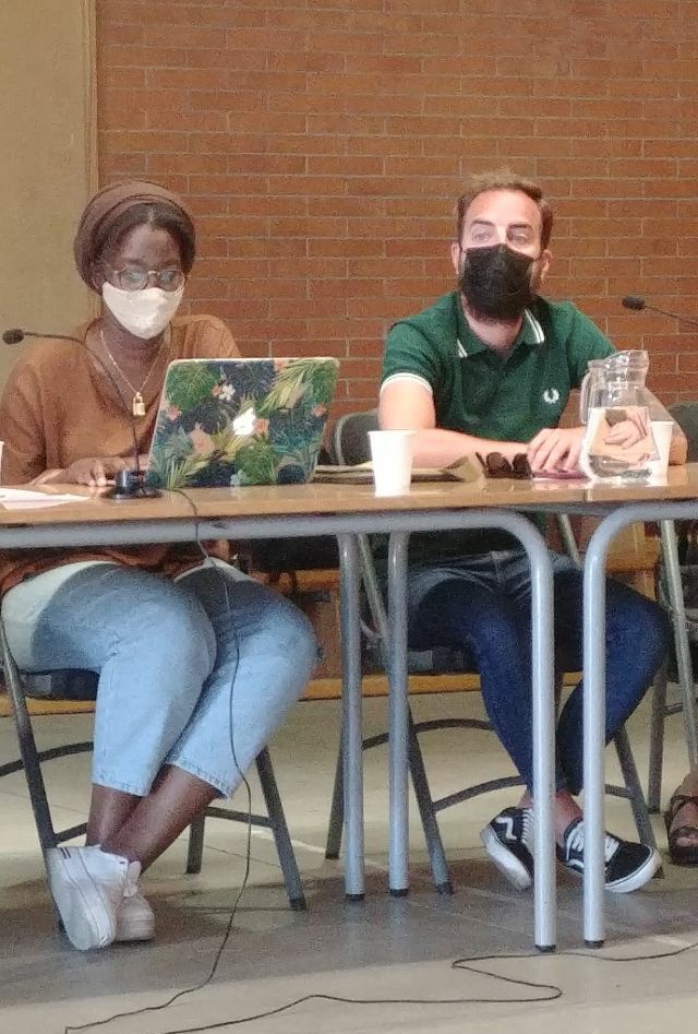 ercpaeria's tweet image. 🔛 Consell de Zona de la #Bordeta i entorns.

🙌🏽 Hi han participat la regidora de la zona, Mariama Sall, i el regidor @ignasiamor, que ha explicat l'experiència del #PotFest, que l'any vinent se celebrarà al barri.

👉🏽 També s'han tractat altres temes d'interès pel barri.