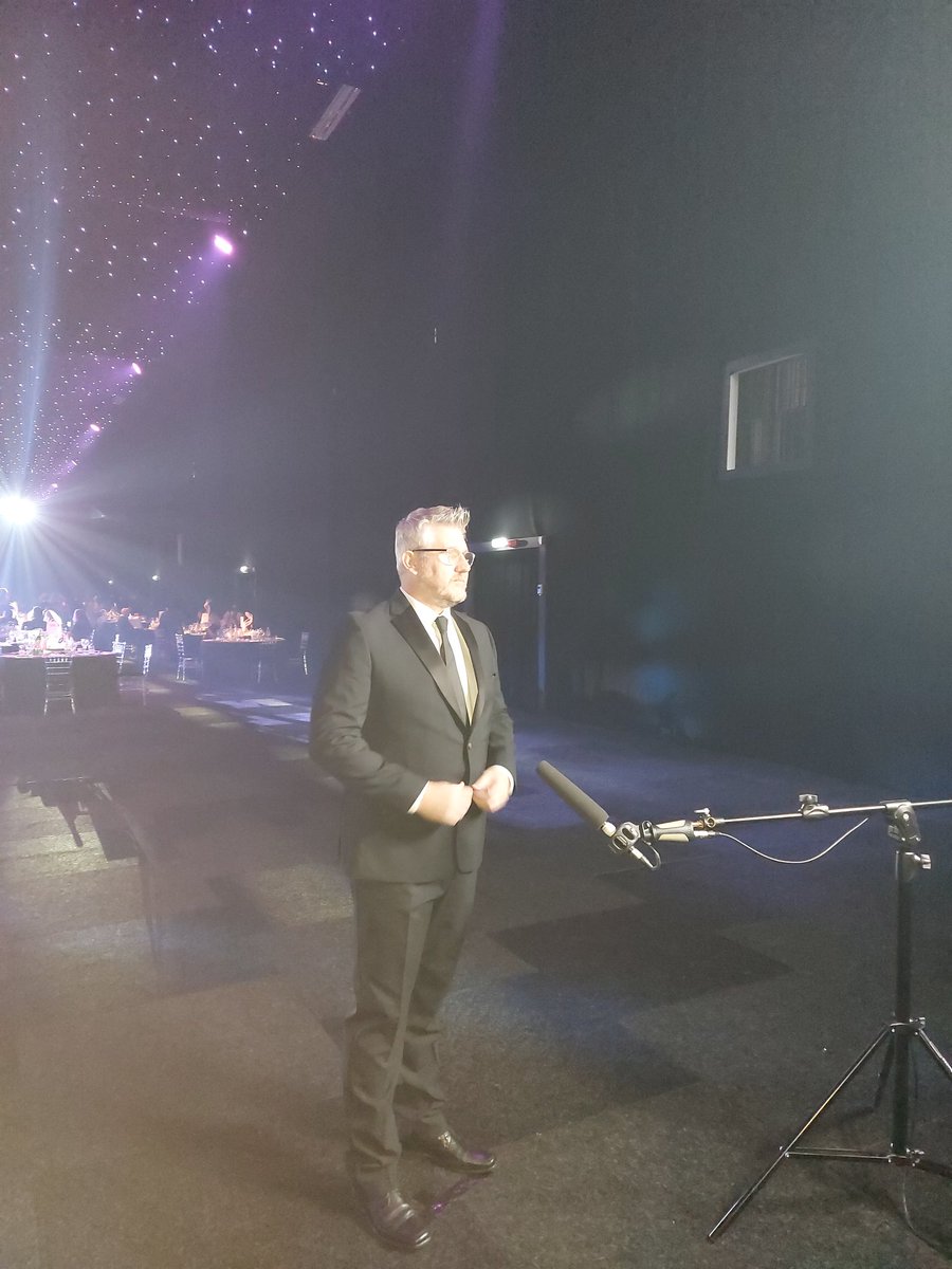 Thirsty_Horses's tweet photo. Ray, being interviewed upon entrance, perfecting his speech π
@hsjpartnership @LivHospitals #WorkPAL #HSJPartnershipAwards #workforceinnovationaward https://t.co/J6ei6pTAkE