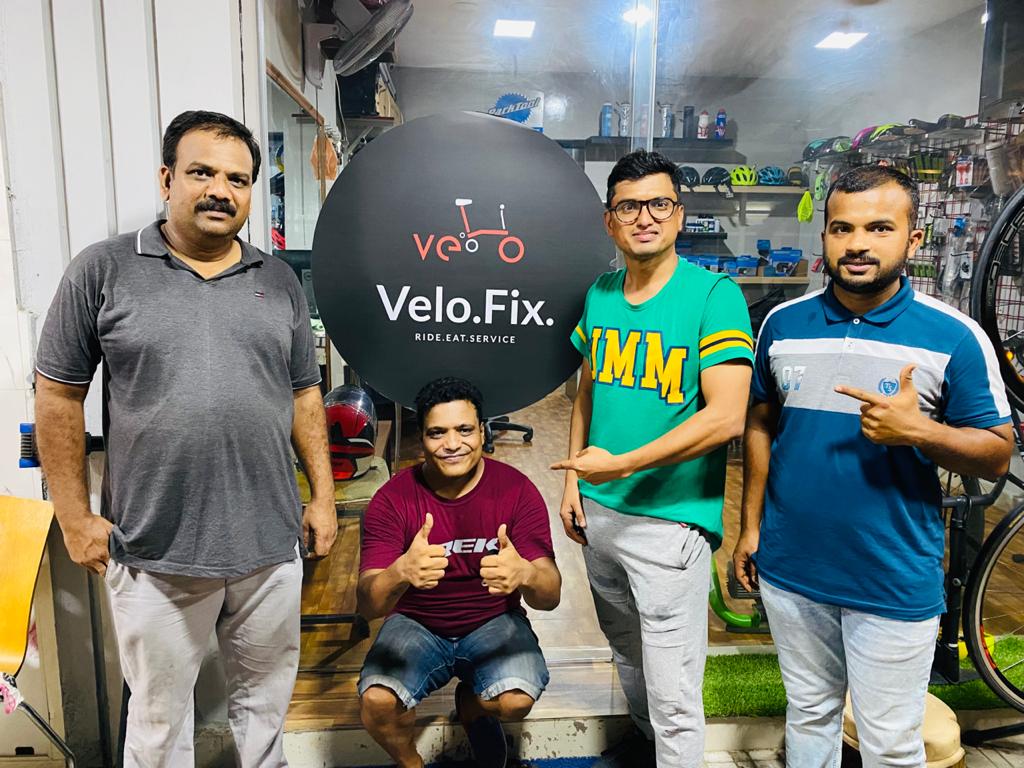 Ravi_1836's tweet photo. My New #RoadBike #cycle #bicycle
#Java #Silurio
A big thank you for Mr. Preetham Anna ( VeloFix ) for warm reception at #VeloFix #Hyderabad #India 🇮🇳
@happy_hyderabad
@ReliefRidersHyd
@sselvan
@DINESHSALE
@HiHyderabad
@arvindkumar_ias @md_hgcl @BycsIndia @BYCS_org https://t.co/UACM1ZCbTx