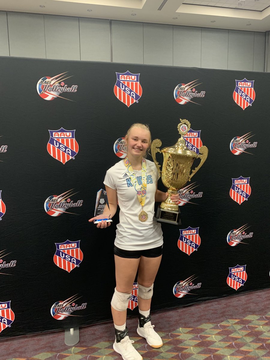 DanHeard1's tweet photo. Way to go ⁦@kelsi_heard⁩ . 18U Classic National Champion and MVP! Super proud! https://t.co/1zgzTSaLU0