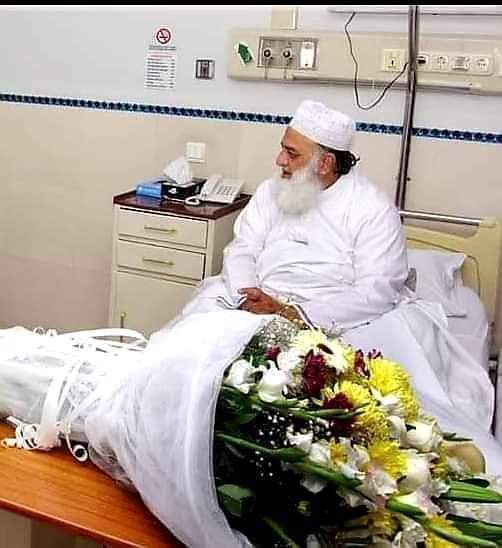 United_World__'s tweet photo. بھارتی سفارتخانے کی طرف سے بھجوائے گئے پھول اور گائے کا موتر استعمال کرنے کےبعد ملا ڈیزل رام رام کرتے ہوئےاٹھ بیٹھے
اور نرس کو حور سمجھ کر پوچھا کہ اے سیتا کماری کیا میں نرگ میں ہوں یا سورگ میں ہوں ؟
سیتا پریم سےبولی کہ ہنو مان جی یہ نا نرگ اور نا سورگ ھےبلکہ یہ بیغیرتی کا برگ ھے https://t.co/QG1N0QzA9g