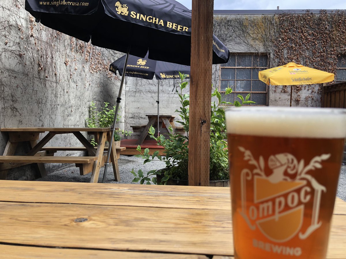 A/C is cranking at the Bottom....    Pints n Bites😎🍻🥳😎