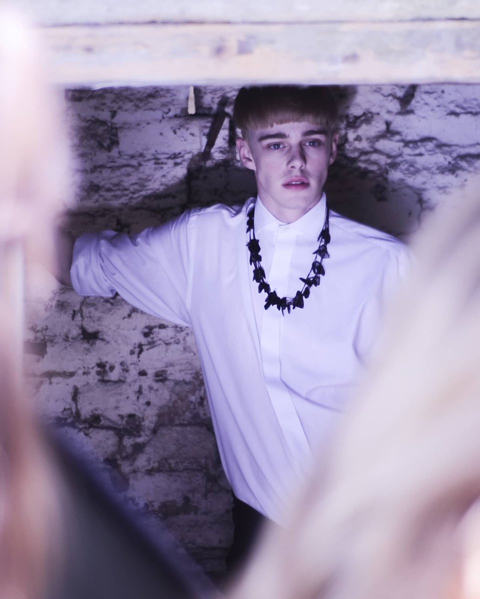 simoncrawford's tweet photo. Behind the scenes shots, from BeyondMan's 2013 Homme Boy editorial, shot by Aigars Endzelis
Model: Stephen Edgar
Styling by Jamie Russell & Lewis Cameron.
Hair by Carl Thomas.
https://t.co/ugQNJ6zxcK
#crawfordvisual #portrait #throwback #beyondman #beyondmanmag https://t.co/BYDgKwNHwV