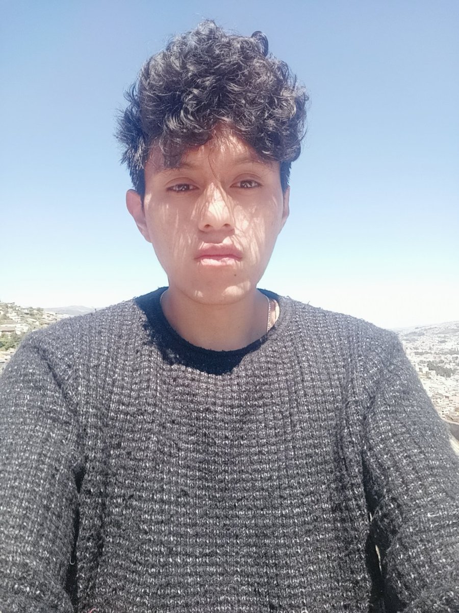 rotguz's tweet photo. Jaja esa cara despeinado etc etc jaja https://t.co/8XDFCBaVCc