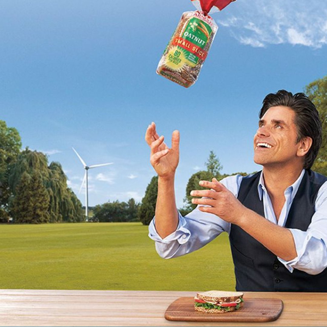 VaultComm's tweet photo. Any way you ‘slice’ it – we couldn’t think of a better brand partner for #ArnoldBread, #BrownberryBread and #OroweatBread new Small Slice line than two-time Emmy Award nominated television, film and theater actor, @johnstamos! https://t.co/Ed1WlE8tNo