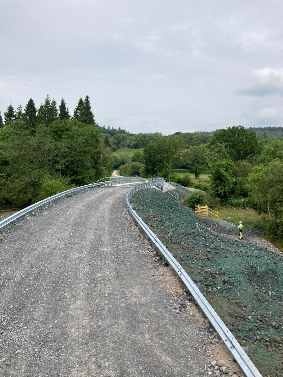 hmpriceltd's tweet photo. Hydroseeding embankments around a new bridge installation. #hydroseeding #seeding #embankments #erosioncontrol @FinnCorporation @NHAG_UKandROI https://t.co/bpN282hGl3