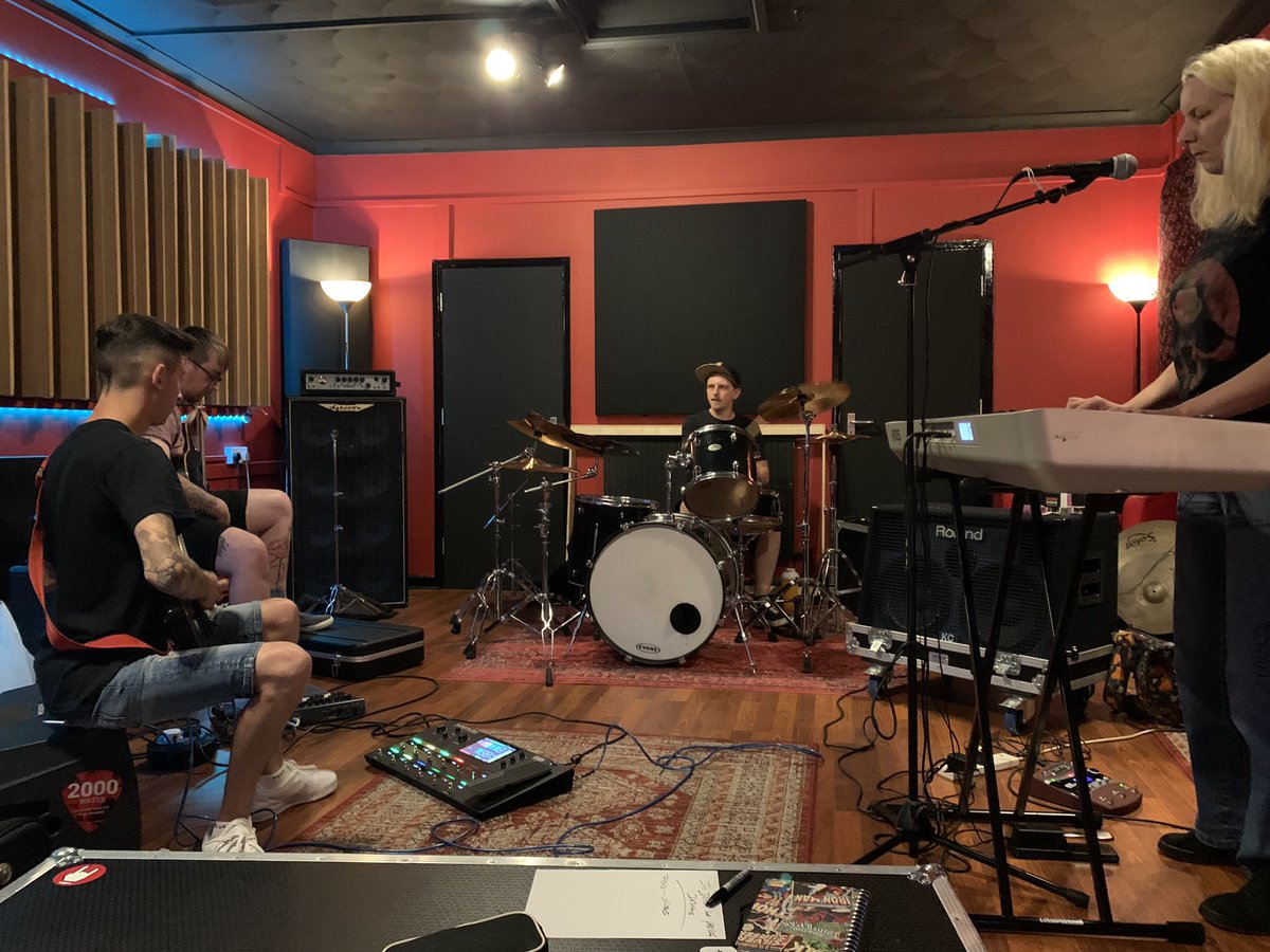 BeyondDivinity1's tweet image. Finalising the album 😱🤙 @reggie_karl @dannybeaton1