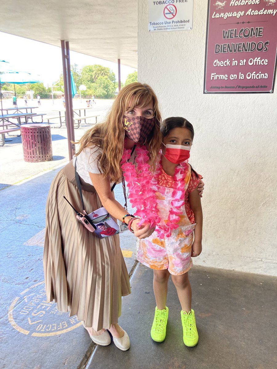 MargaMarshall's tweet photo. #HOLASummer Session week cuatro #hawaiian #beach day @Holbrook_Cares #HOLAJETS @HolbrookMDUSD https://t.co/uG9l3PP6cn