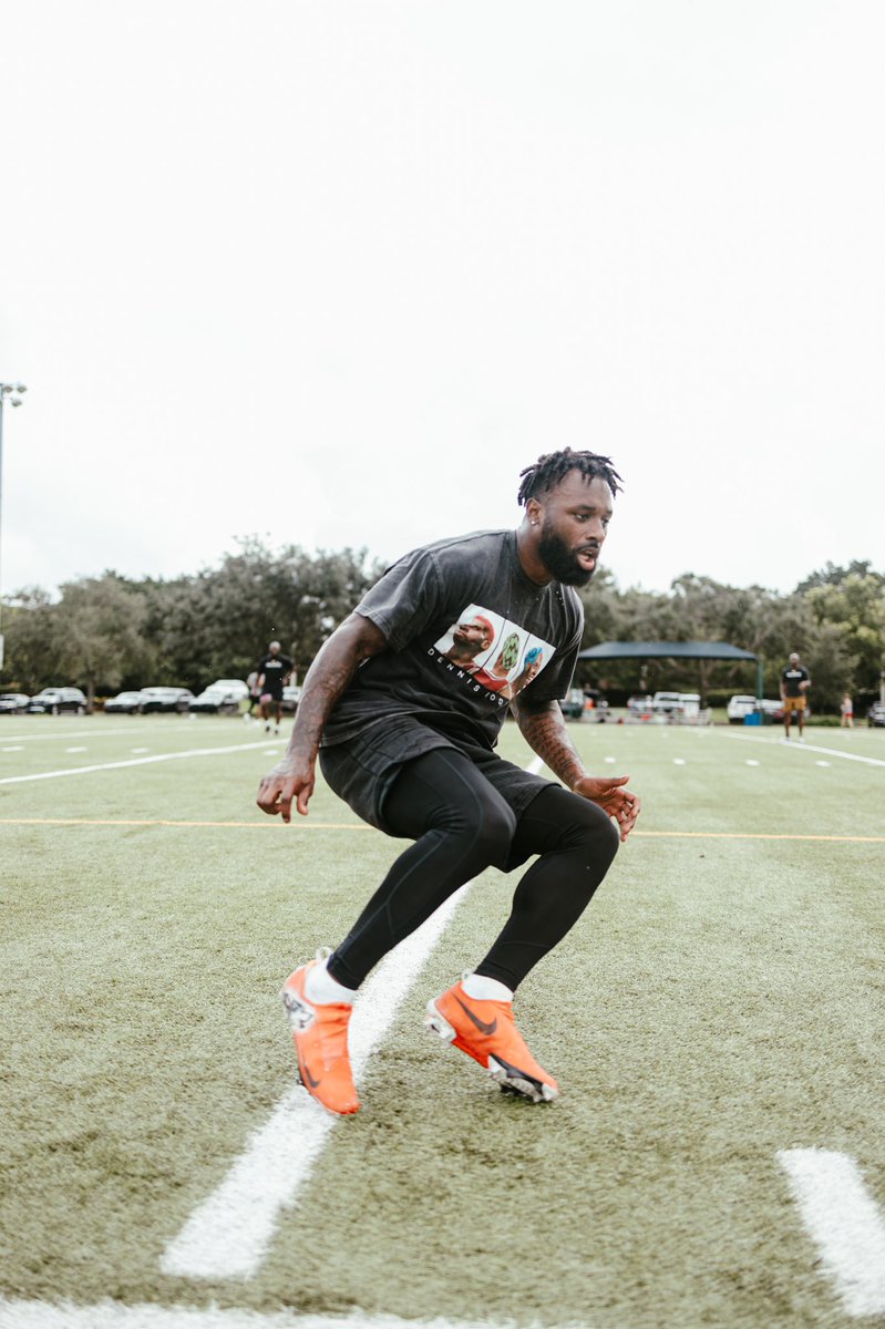 nocapvisions's tweet photo. Shot for Jarvis Landry 🔥 https://t.co/v47u8BFpyt