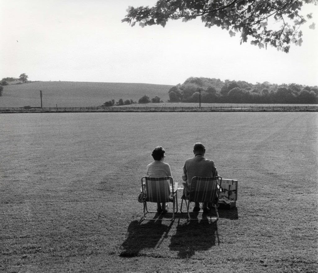 AgrapidiL's tweet photo. a glimpse in time 

Sussex, 1972 

© Dorothy Bohm https://t.co/63snKweqiZ