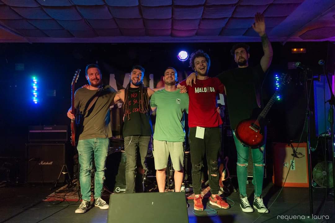 🔥Familia, nos llegan la última ronda de  imágenes de nuestro último concierto en <a href="/lasalavalencia/">La Salà</a> 🔥. 
Estamos deseando presentaros el disco de #Misantropía en directo!
#Musicaendirecto #conciertomalonda #musicarock #cedro #lasala #valenciamusica