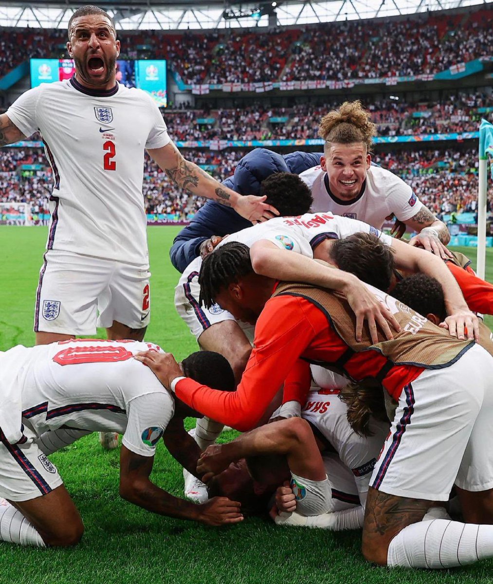 Kalvinphillips's tweet photo. Quarter finals here we come!! Unbelievably proud of this team 🤩 I’ve missed atmospheres like that! Next stop.. Rome #Euro2020 ❤️🏴󠁧󠁢󠁥󠁮󠁧󠁿 https://t.co/ps8M4DNGG5