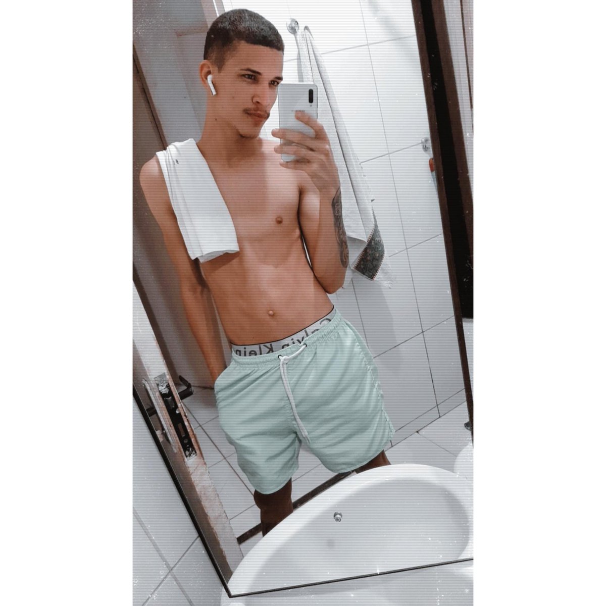 CChenrique418's tweet photo. #gaypride https://t.co/2tWnphR1XM