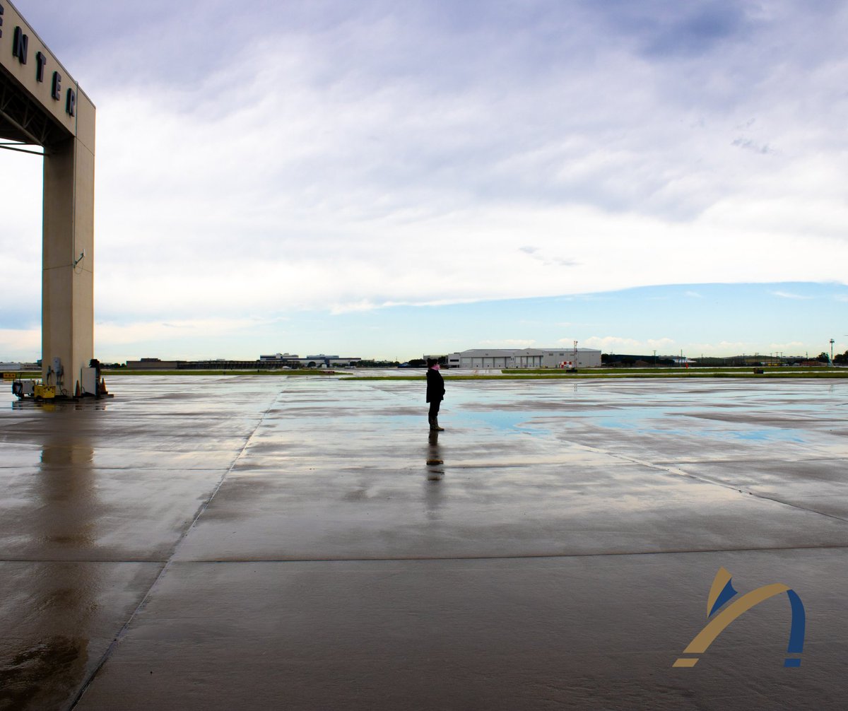 businessjetkdal's tweet photo. Rainy ramps sure are pretty.  😍 🌧️
.
.
#BJCYouLater #rainydays #summertime #rampviews https://t.co/OrmUH0118U