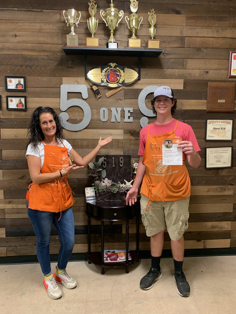 johnboi70's tweet photo. Andrea rewarding Riley with a homer. Going above and beyond. Awesome job Riley!!! https://t.co/BK6hecqtwh