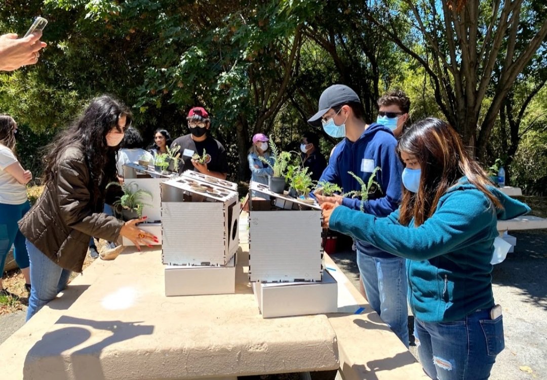 biojamcamp's tweet photo. About yesterday! ๐คช We had fun meeting the new students from Monterey County. Students had the opportunity to work with kombucha leather, learn about mycelium, and select the plants they wanted. #biojamcamp #biodesign #biotinkering #biomaking https://t.co/epxZe5YtF9