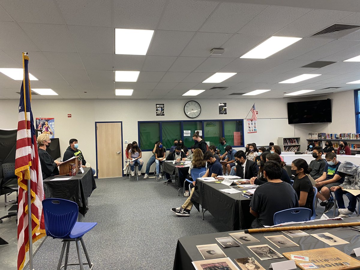 We began with an exhibit and ended with a mock trial. Three weeks of visualizing and bringing literacy, history, and reading to life. We did it! 📚 #ChasingLincolnskiller #BSDlitCamp <a href="/MsCabralSPED/">Mrs. Guerrero</a> <a href="/BlainSmothermon/">Blain Smothermon</a> <a href="/frescas_mr/">Mr.Frescas</a> <a href="/Mr_Gonzo_/">Fernando Gonzalez Jr</a>
