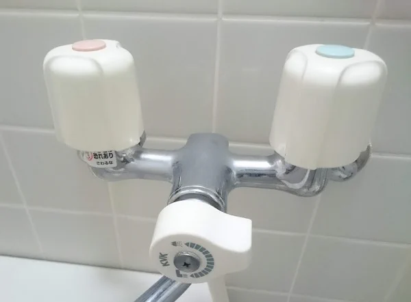 賃貸情報サイトにはこれを載せてほしい？シャワーの水栓がこれかどうかwww