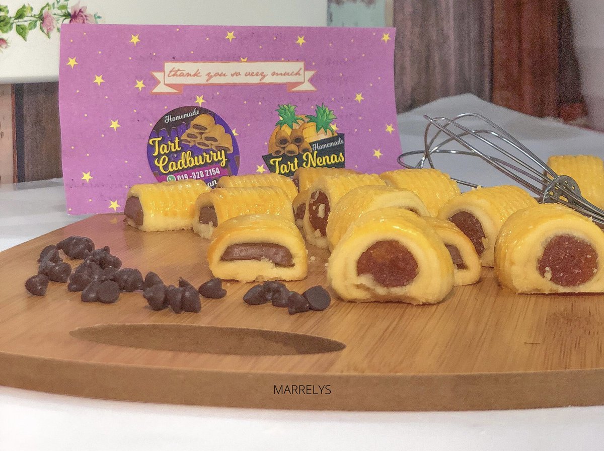marrelys's tweet photo. Pernah tak rasa menyesal beli something? 

I mnyesal sbb xbeli byk kalau benda tuh sedap &amp; puas hati! Mcm tart nih laa. I boleh ckp ini tart paling gebu &amp; sedap i pernah rasa.

Once korang buka je, bau dia harum semerbak sbb pakai butter mahal 😋

Ada surprise! Tgk next thread 👇🏻 https://t.co/pervJu5aTr