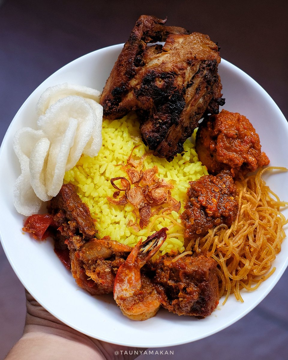 culinarypurple's tweet photo. Nasi Kuning Premium dengan bahan dan bumbu yang..you MUST try pake banget :
.
IMEL'S KITCHEN
IG @imel.kitchen
📞/Whatsapp 0819-18889938
Tokopedia / Shoppe : Imel-Kitchen
.
#TaunyaMakan #CPurple https://t.co/i633fyf2zy