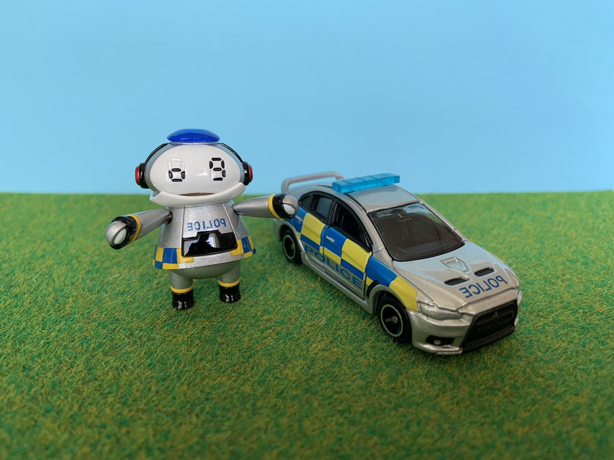 かもねぎbb 36番目のメイトさん完成しました 英国警察車仕様です 参考にしたトミカを添えて 頭の青ランプは百均レジンで作成しました メカトロメイト かもねぎbb 36番目のメイトさん完成しました 英国警察車仕様です 参考にしたトミカを添えて 頭の青ランプは百均レジンで作成しました メカトロメイト