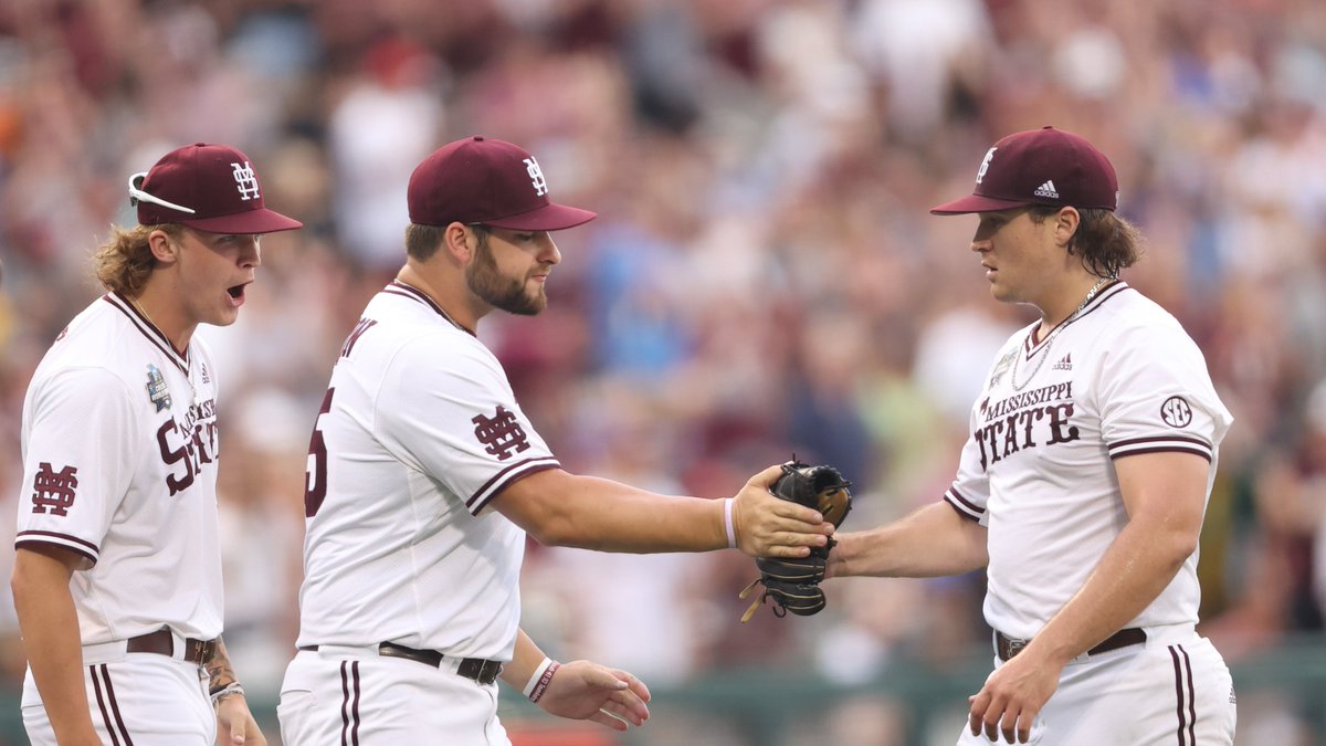 SID_Greg's tweet photo. The first team in @NCAACWS history to strike out 800 batters in a season: 2021 @HailStateBB 

#HailState🐶 https://t.co/jaCVYdsiow