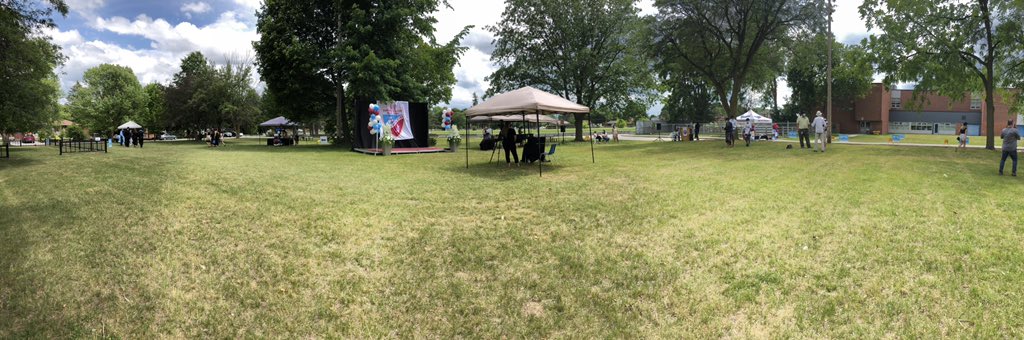 narnoldsallows's tweet photo. Congratulations Banting Graduates. It was a fantastic day for all! @Mrs_Bell_Rm174 @MarcellWolf10 @SCDSB_Schools @Ban_Library @KimberleeHand @AChornobaj @DH_scdsb https://t.co/xnY0cm765E