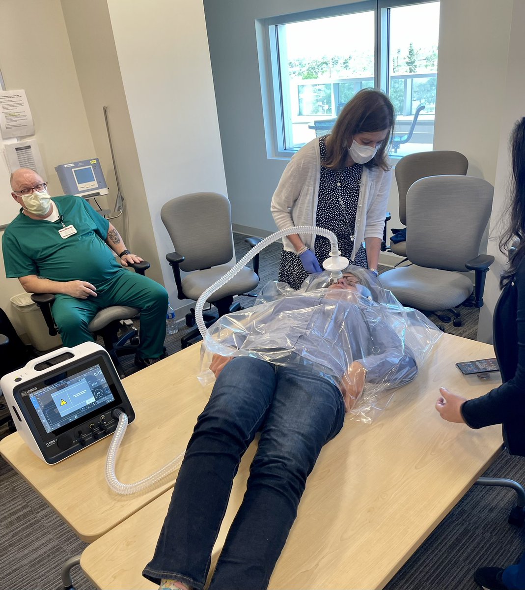 NSITeam4's tweet photo. What an exciting morning 🤗 We got to demo the newest metabolic cart Q-NRG+! Thanks @Lynn_Gries_AZ for volunteering to be our first patient 🥳🥳🥳 https://t.co/i0v0JTi1mA