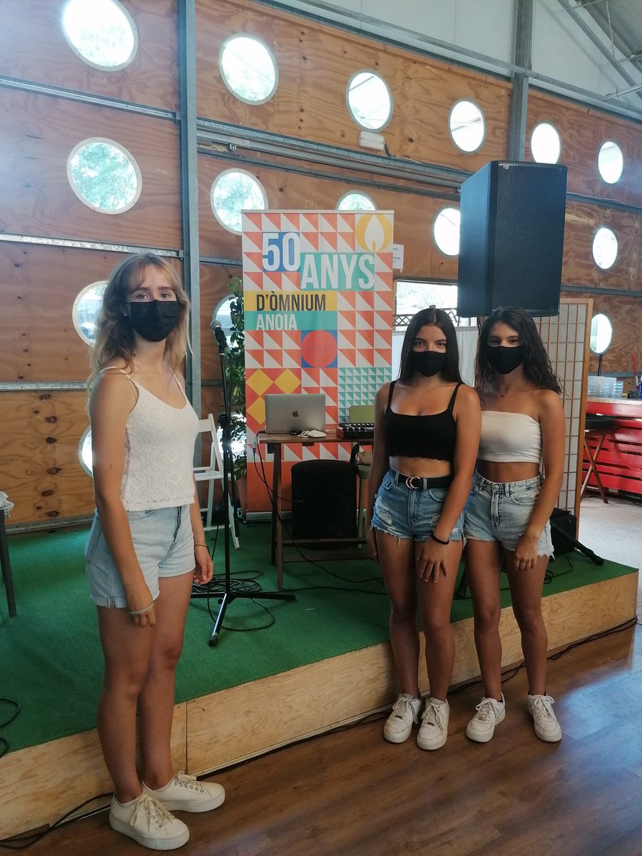 igdmaristes's tweet photo. Avui la nostra alumna de 3r d'ESO, Alba Monell, ha participat d'una Taula Rodona sobre l'Ús del Català entre els Joves organitzada per @OmniumAnoia. L'han acompanyat la Thaïs i la Míriam. 
Ha estat un acte molt interessant! https://t.co/Ixp86bnpho