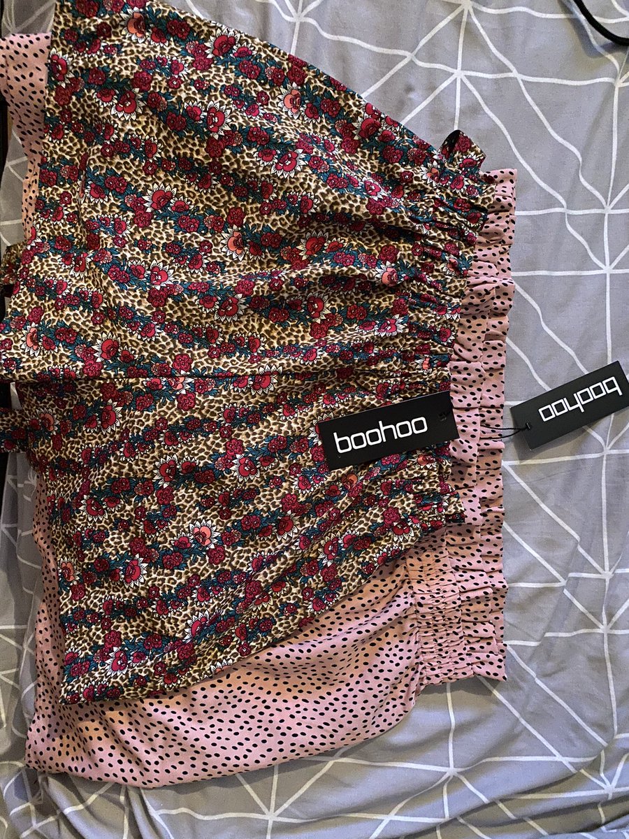 jadedewar96's tweet photo. So these shorts are the same size🙄😂 an absolute jokeeeeee @boohoo @boohoo_cshelp https://t.co/MkRHzmEjhd