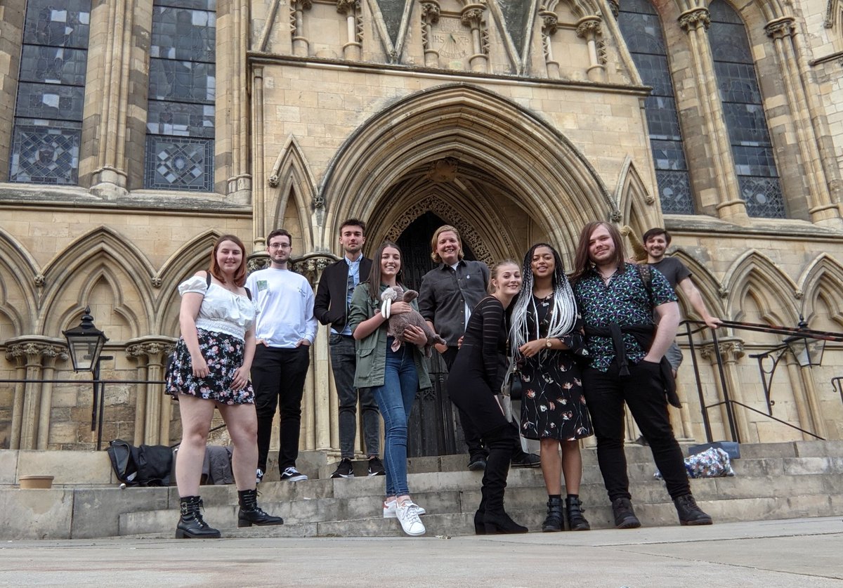 AnimatorConnie's tweet photo. Three years with theses wonderful people. Going to miss them all ❤️ @Kittymonic_ @Jaxks_Animation @Charuru_art @ft_animation @Brussell2011 @TheDarkArtex @ARawMackenzie @JacobsAnimation https://t.co/m6xCG7dIMM