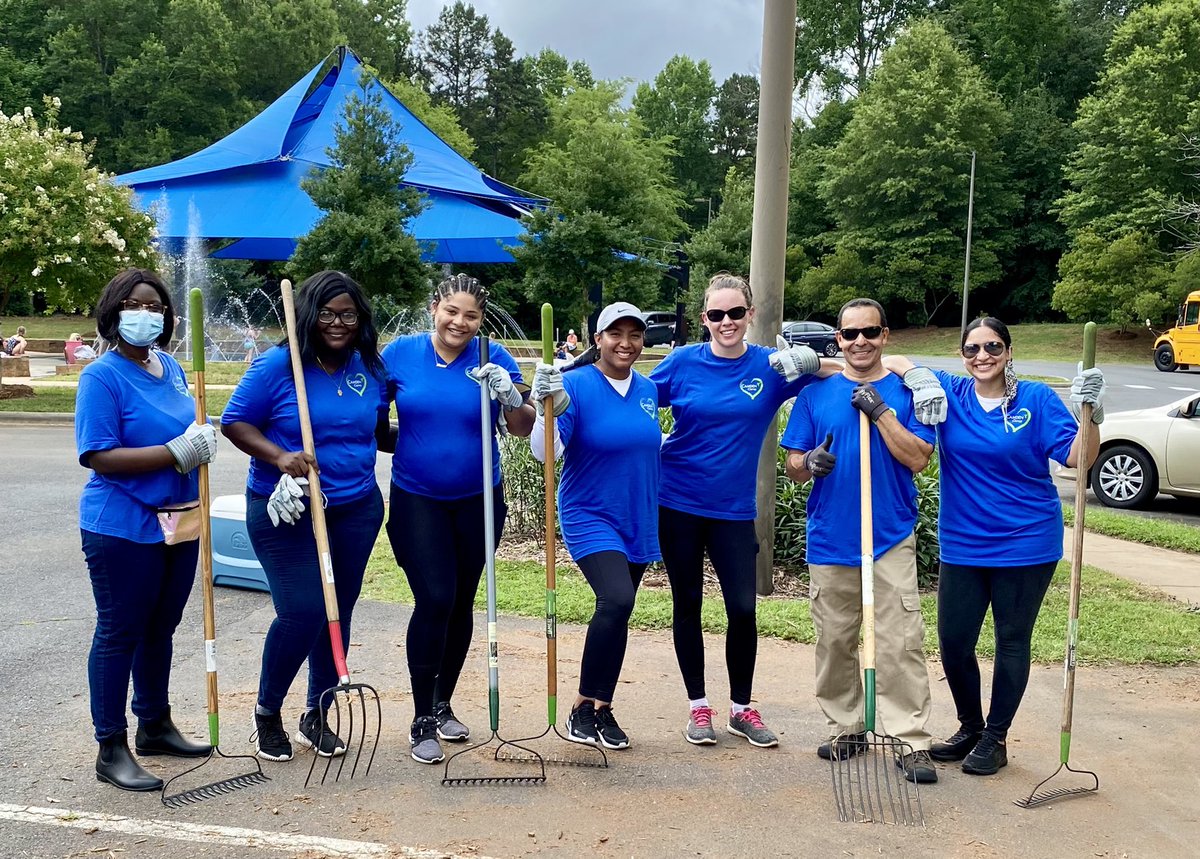 amuddy703's tweet photo. #camdencares back at it! Park clean up in Charlotte #CamdenHappy https://t.co/v0SMsPtzzs