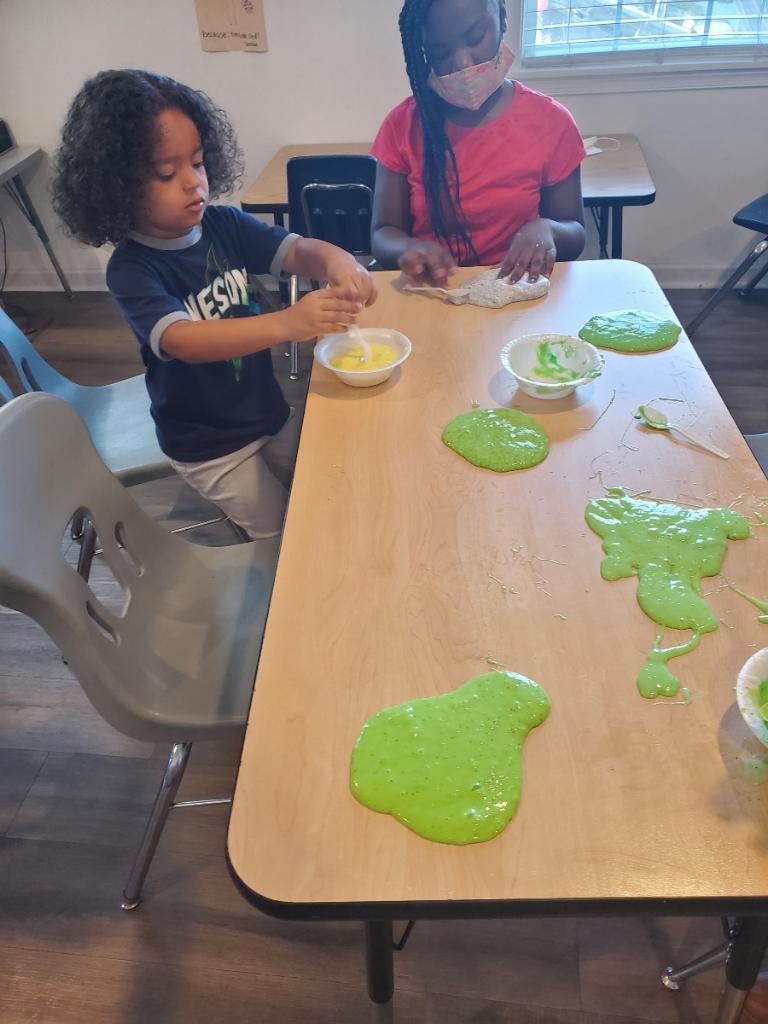 Unique Little Hands tweet media