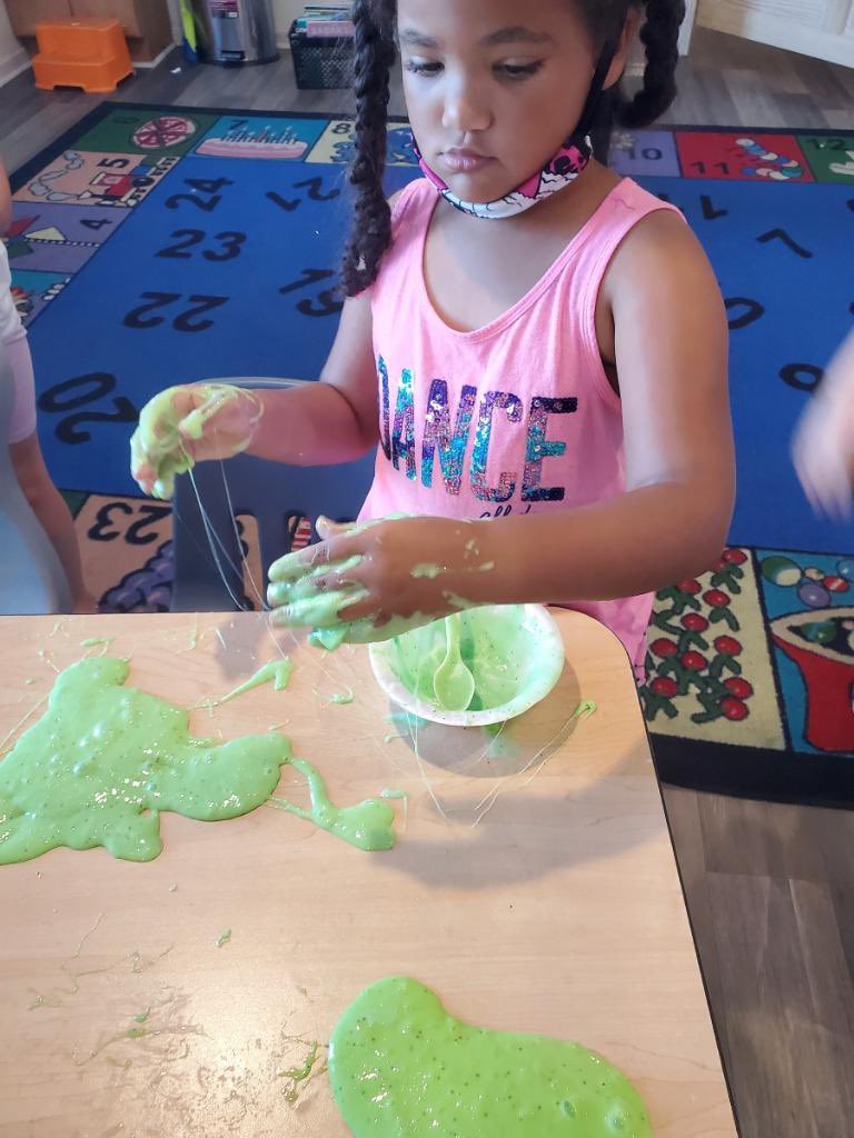 Unique Little Hands tweet media