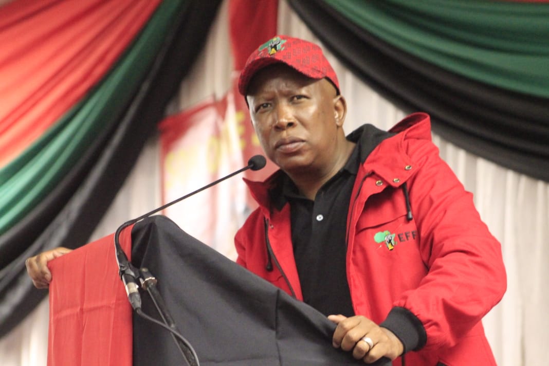 WHO'S YOUR FIGHTER 

RT for Duduzane 
Hit an Like For #JuliusMalema
