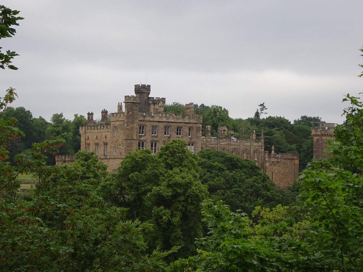 clsboysbrigade's tweet photo. Tonight we have had a fantastic Visit to Lambton Park. We had a short walk around the grounds then we were very lucky to be allowed a look inside the castle. @theboysbrigade @LambtonParkUK https://t.co/OFnLGzsKht