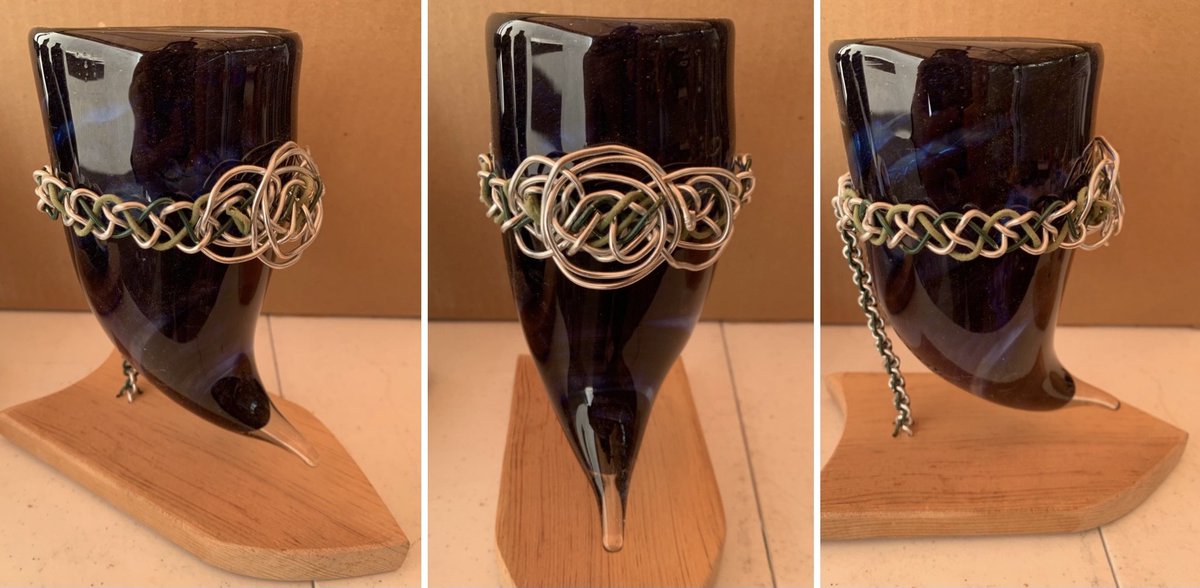 OctopusTravels's tweet photo. Made a few drinking horn stands on stream today! Finding glass-blowing-adjacent things to keep busy in this heat! https://t.co/6pixBSg2hC